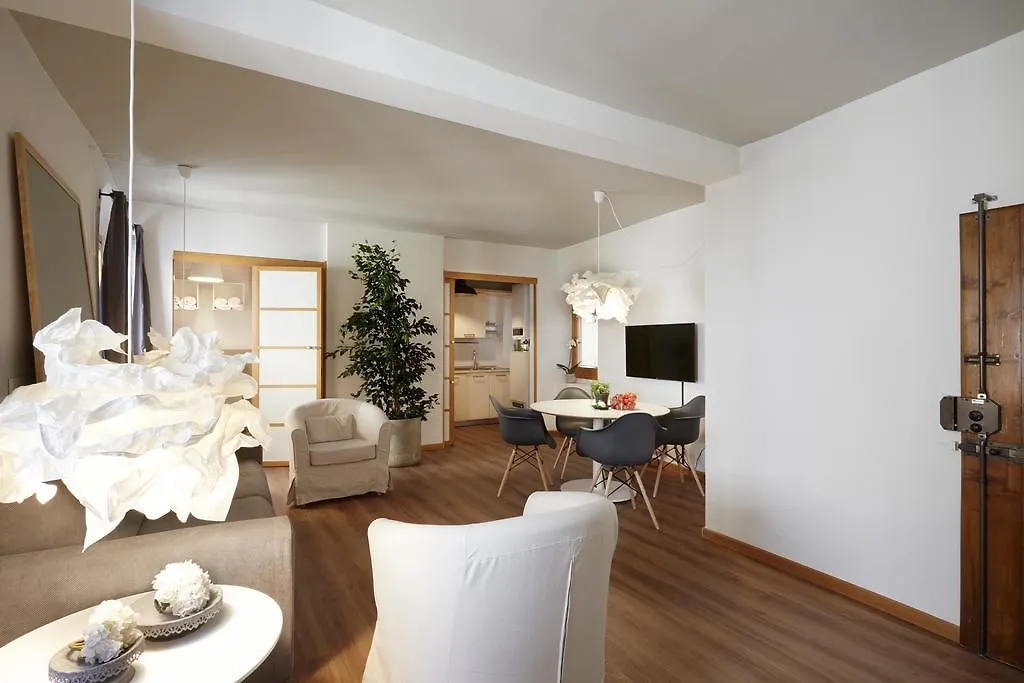 Yome - Your Home In Florence Apartment